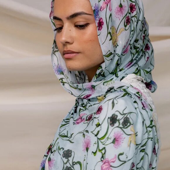 NWT Vela scarves Baby Blue Floral - Picture 1 of 2